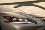 Lexus ES300h 2018 года (WW)